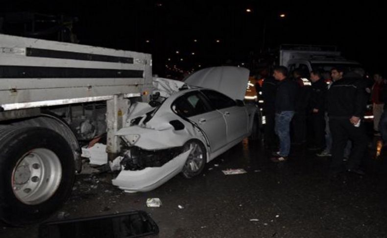 İzmir'de feci kaza: 2 ölü!